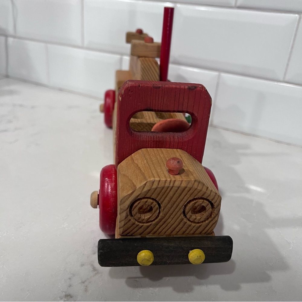 Kids Vintage Wooden Firetruck with retractable Hose - Picture 2 of 8